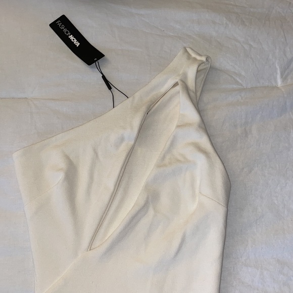 Fashion nova dress - Picture 3 of 4